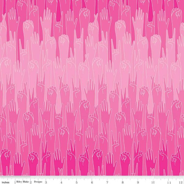 תמונה של בד דגם Grl Pwr Put Your Hands Up Pink עם סגנון דוגמה מקטגורית אנשים ודמויות ובעל צבע Pink